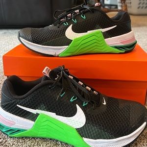 Women’s Nike Metcon 7 Training Shoes. Worn maybe 2x!!